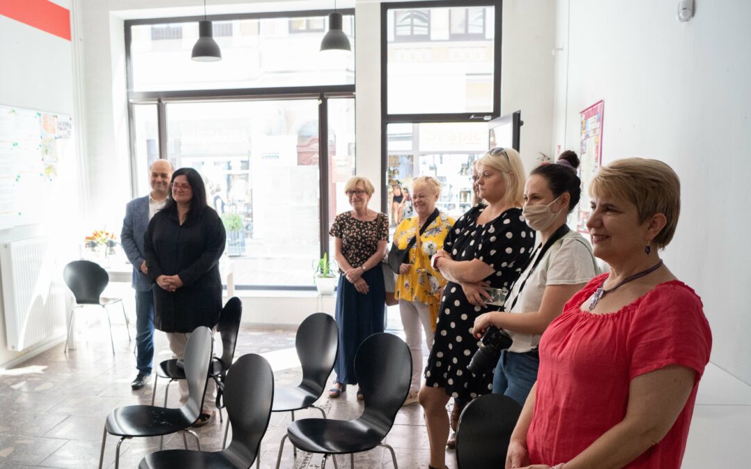 Wręczanie umów na&nbsp;projekty w&nbsp;ramach naboru 2/G/2021/Ino